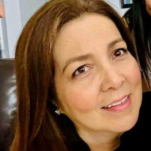 Meet your Posher, Amalia esther